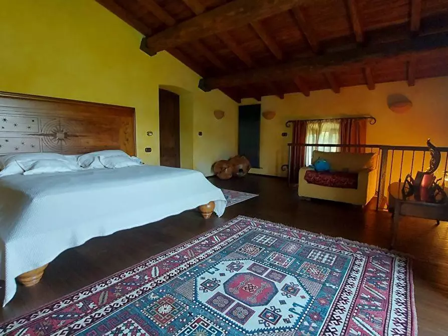 Immagine 21 di Casa colonica in vendita  a Bagnone