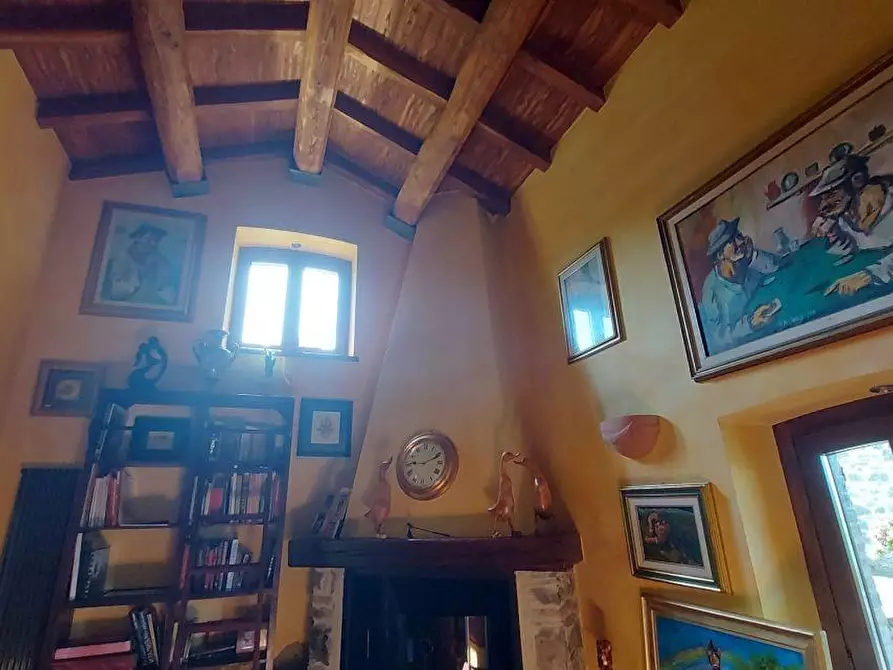 Immagine 30 di Casa colonica in vendita  a Bagnone