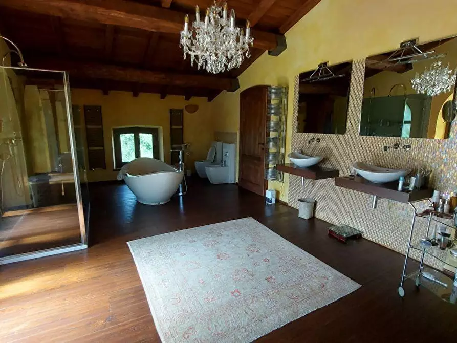 Immagine 29 di Casa colonica in vendita  a Bagnone