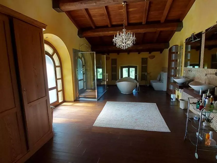 Immagine 23 di Casa colonica in vendita  a Bagnone