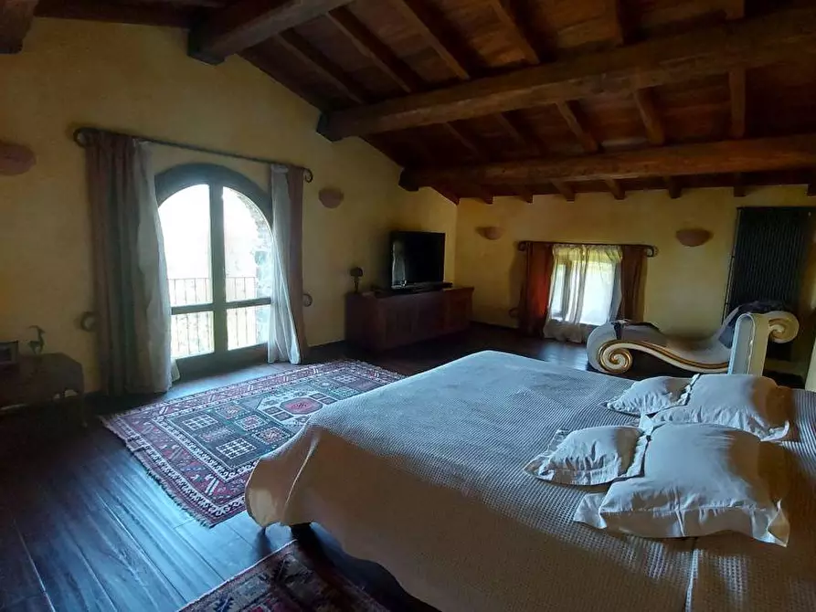 Immagine 20 di Casa colonica in vendita  a Bagnone