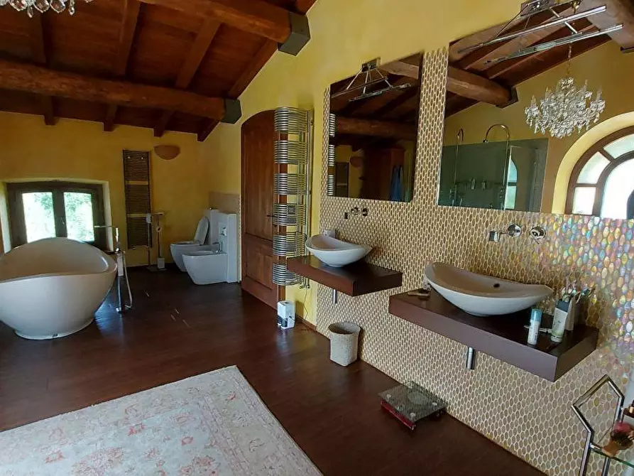 Immagine 28 di Casa colonica in vendita  a Bagnone