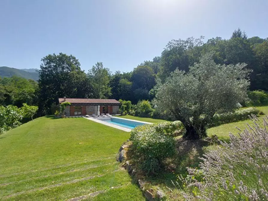 Immagine 52 di Casa colonica in vendita  a Bagnone