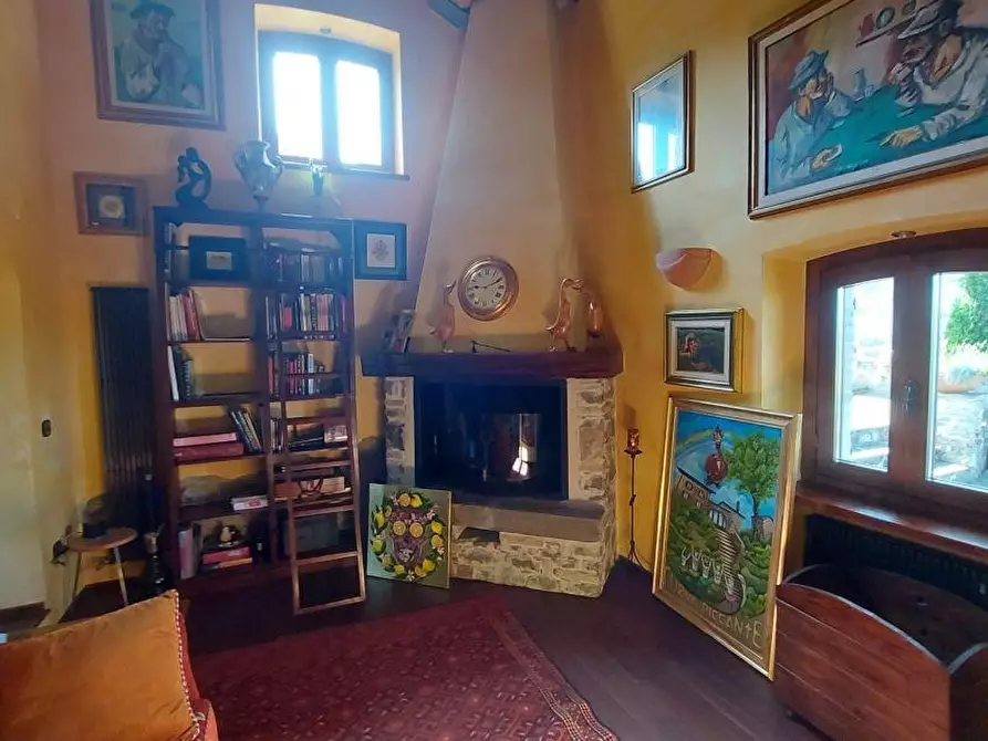 Immagine 24 di Casa colonica in vendita  a Bagnone