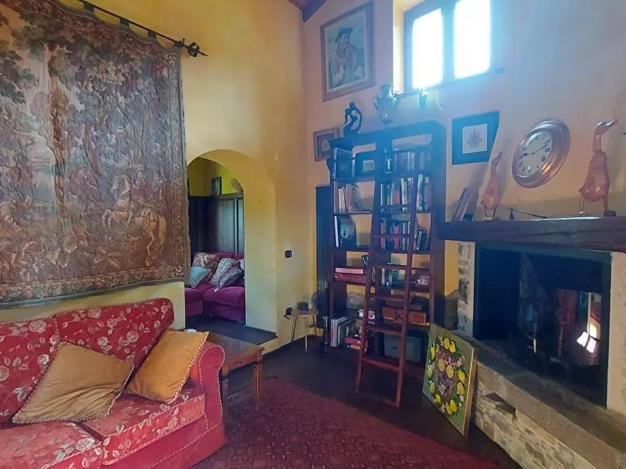 Immagine 33 di Casa colonica in vendita  a Bagnone