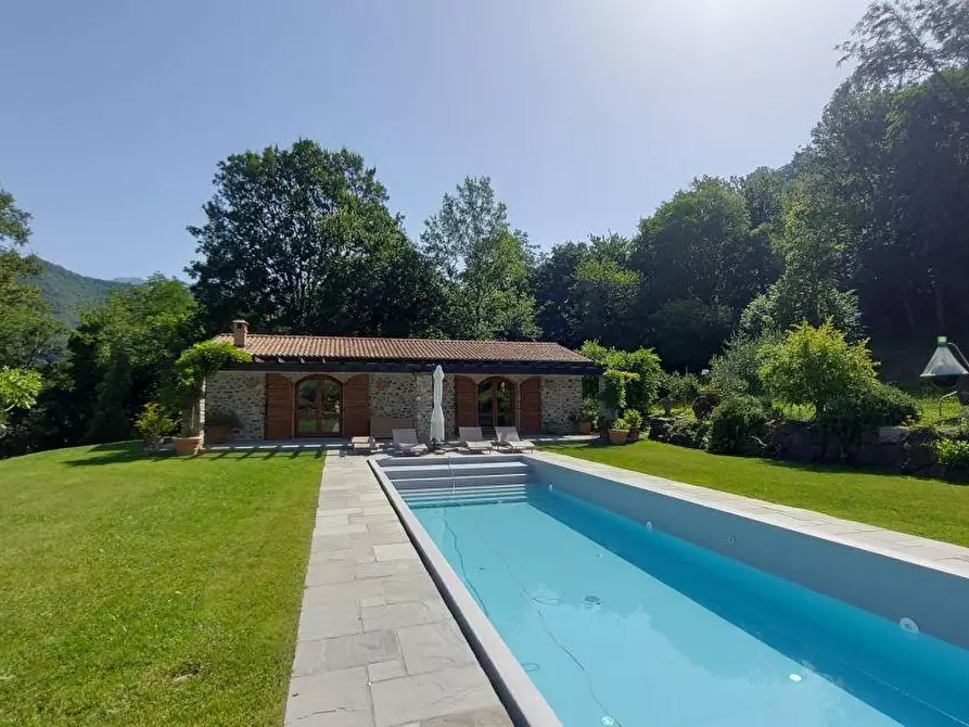 Immagine 49 di Casa colonica in vendita  a Bagnone