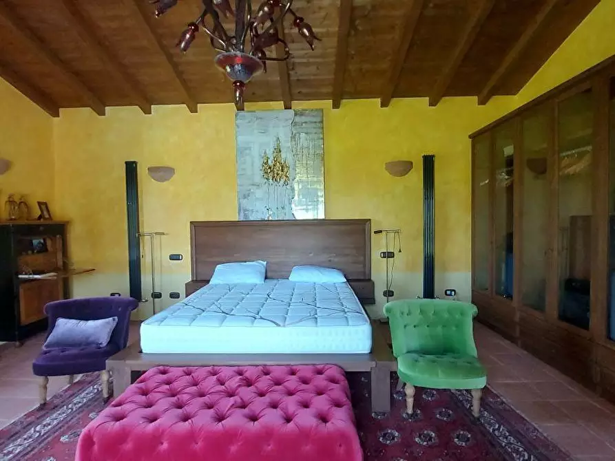 Immagine 42 di Casa colonica in vendita  a Bagnone