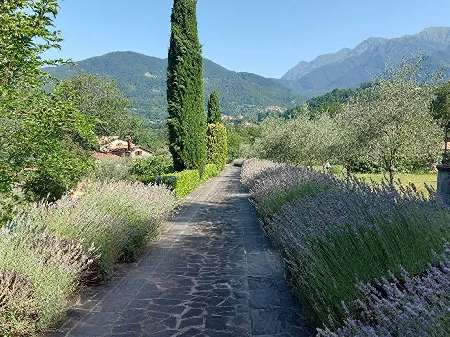 Immagine 1 di Casa colonica in vendita  a Bagnone