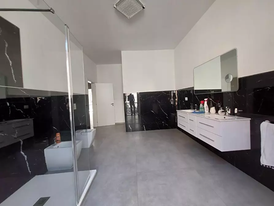 Immagine 37 di Appartamento in vendita  a Pontedera