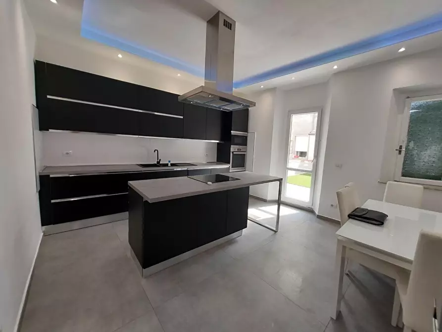 Immagine 2 di Appartamento in vendita  a Pontedera