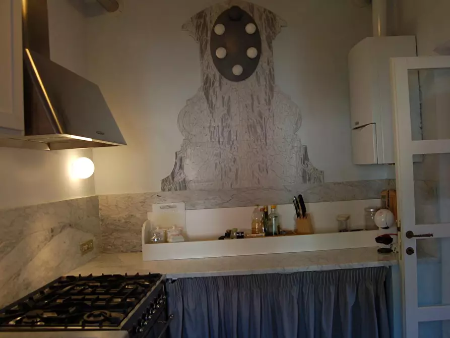 Immagine 16 di Porzione di casa in vendita  a Carrara