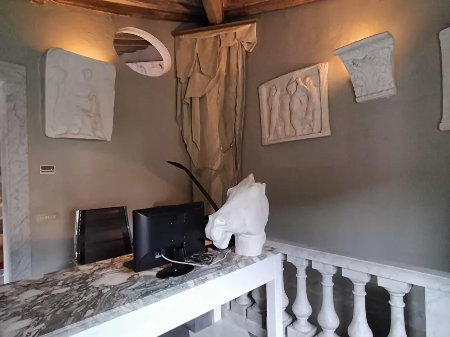 Immagine 7 di Porzione di casa in vendita  a Carrara