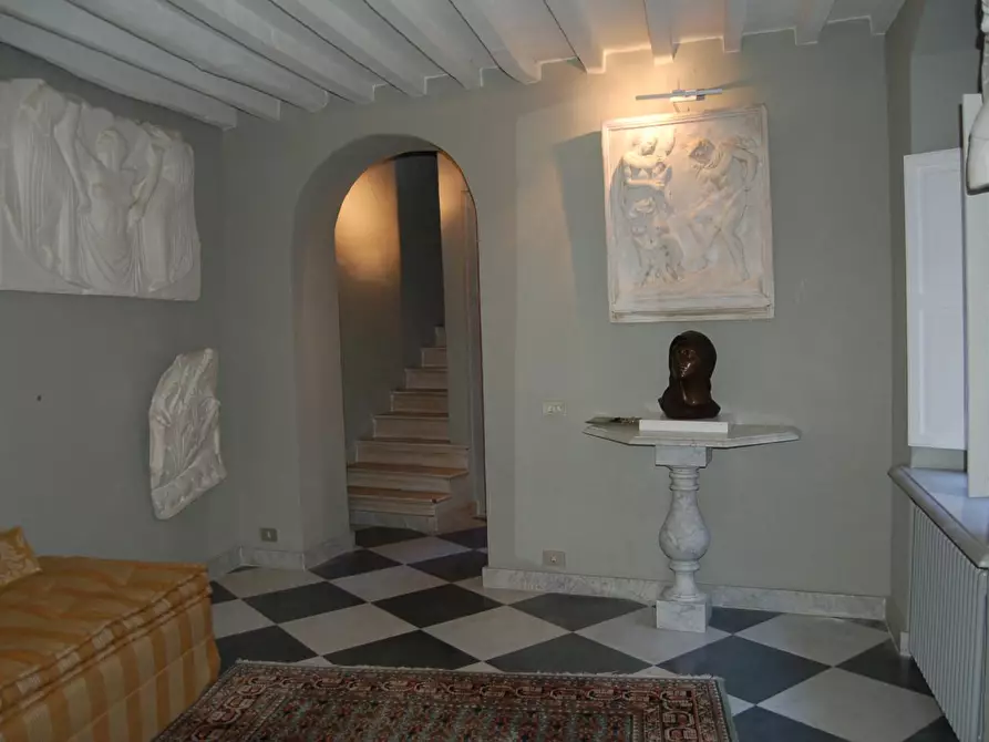 Immagine 5 di Porzione di casa in vendita  a Carrara