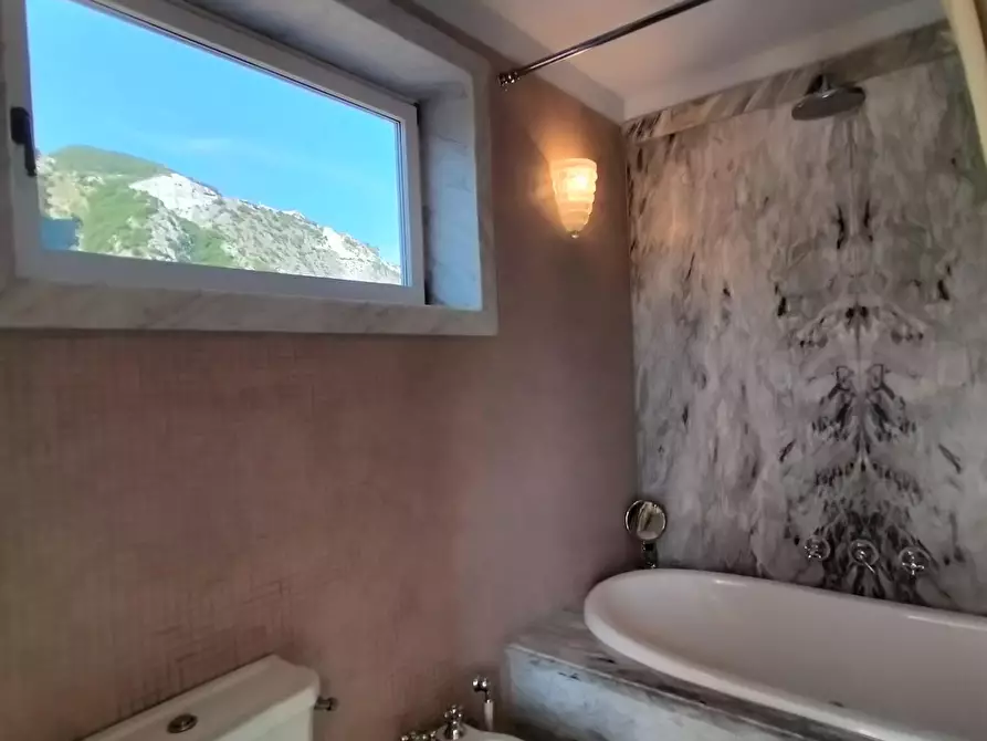 Immagine 26 di Porzione di casa in vendita  a Carrara