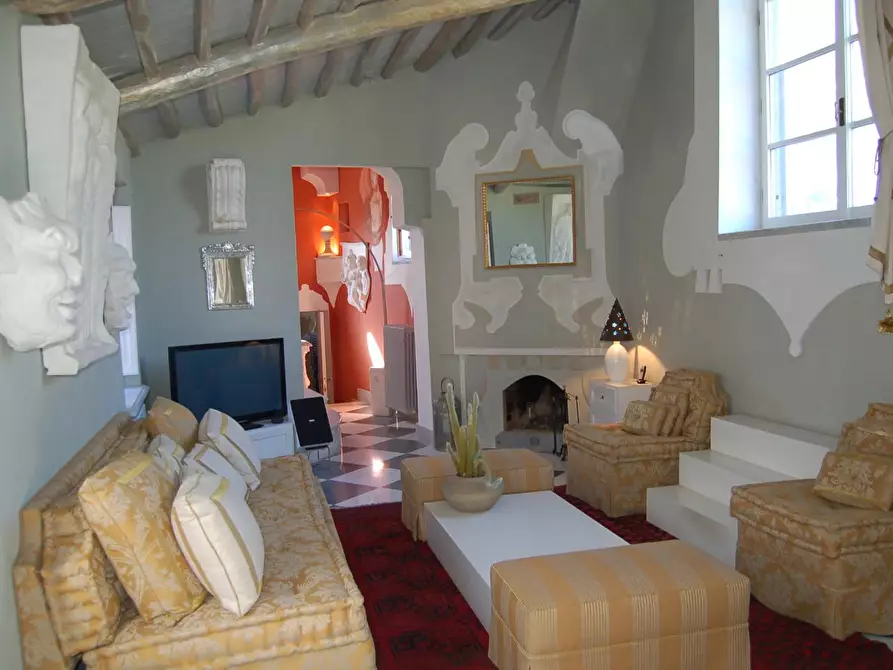 Immagine 12 di Porzione di casa in vendita  a Carrara