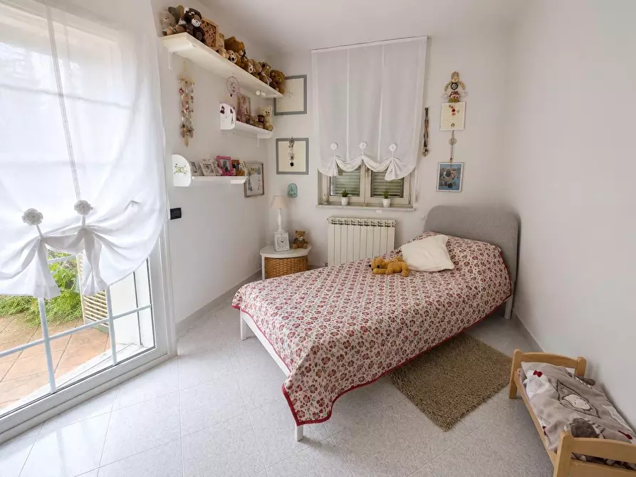 Immagine 17 di Casa indipendente in vendita  a La Spezia