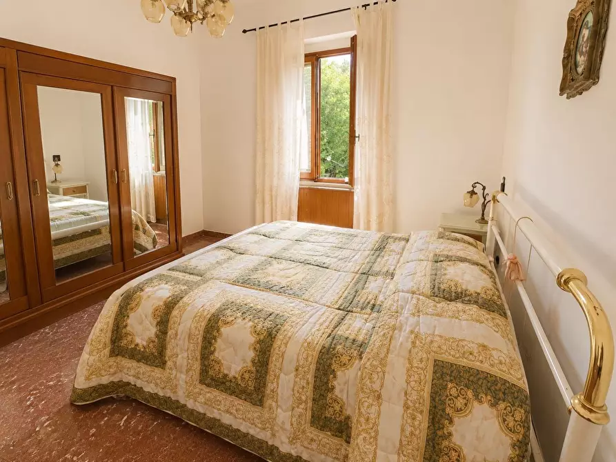 Immagine 26 di Casa indipendente in vendita  a La Spezia