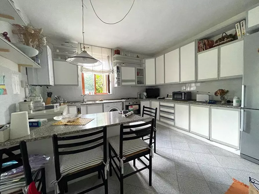Immagine 17 di Casa indipendente in vendita  a La Spezia