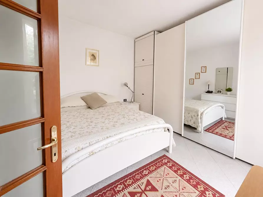 Immagine 15 di Casa indipendente in vendita  a La Spezia