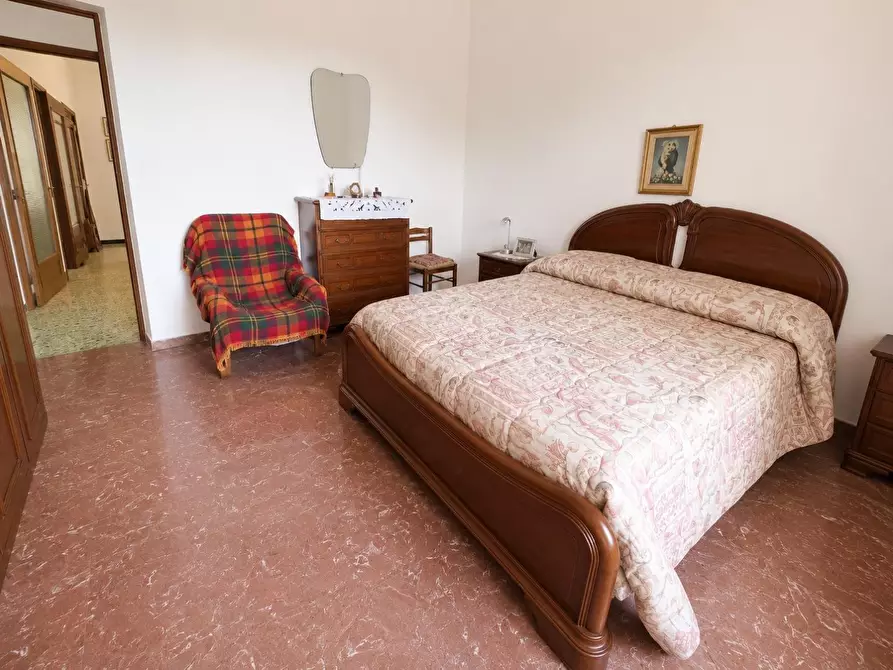 Immagine 24 di Casa indipendente in vendita  a La Spezia