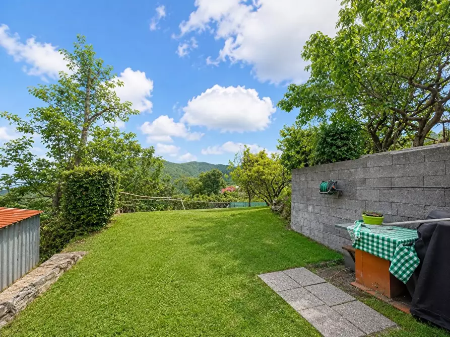 Immagine 6 di Casa indipendente in vendita  a La Spezia