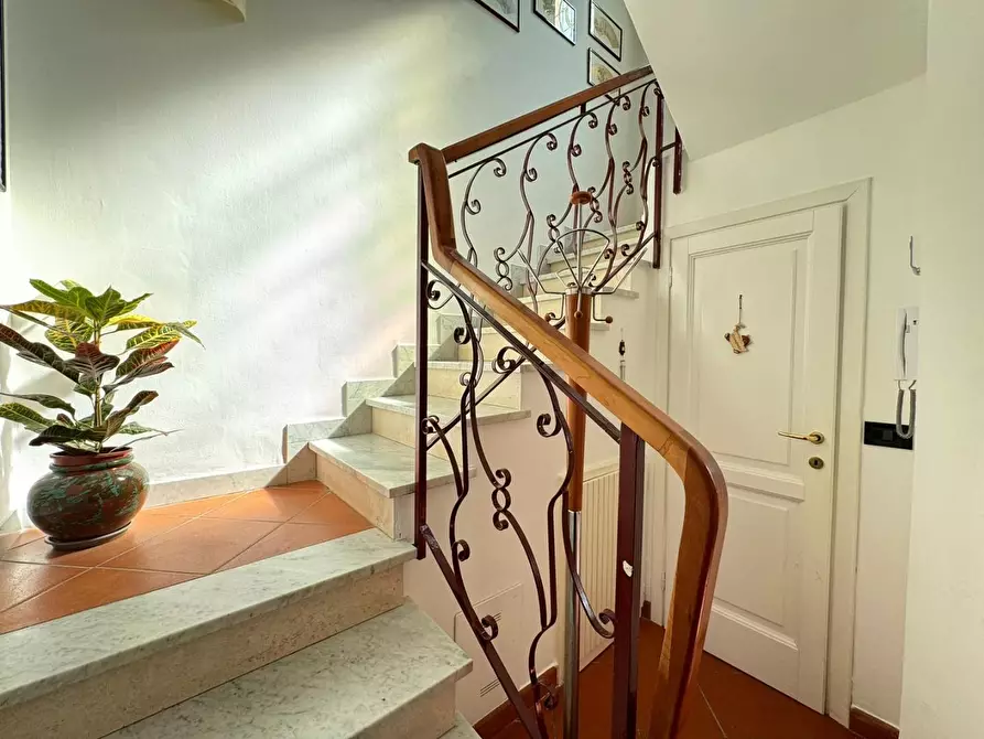 Immagine 22 di Casa indipendente in vendita  a Massa