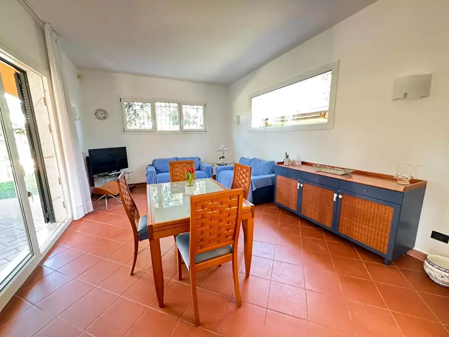 Immagine 28 di Casa indipendente in vendita  a Massa