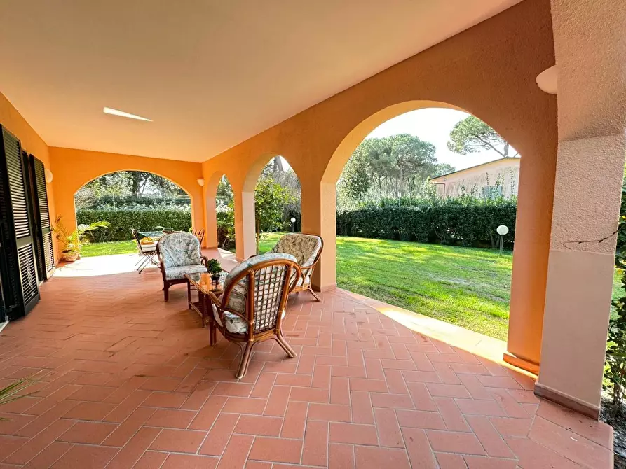 Immagine 30 di Casa indipendente in vendita  a Massa