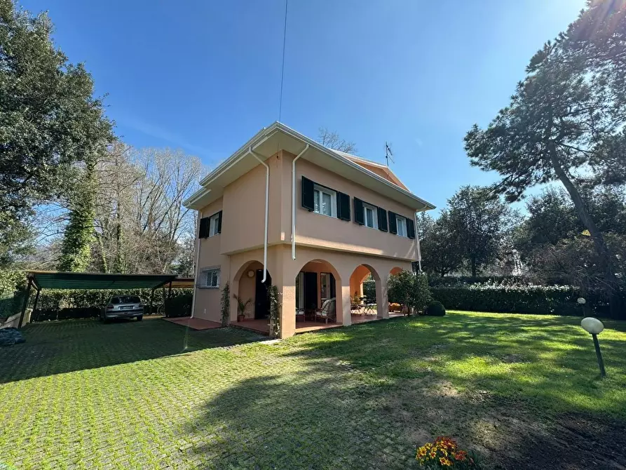 Immagine 7 di Casa indipendente in vendita  a Massa