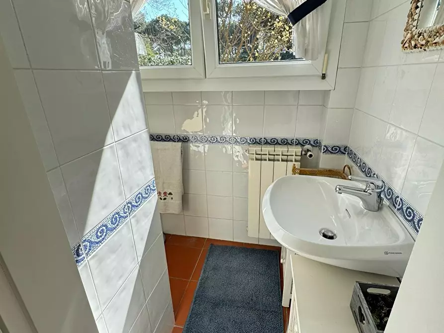 Immagine 23 di Casa indipendente in vendita  a Massa