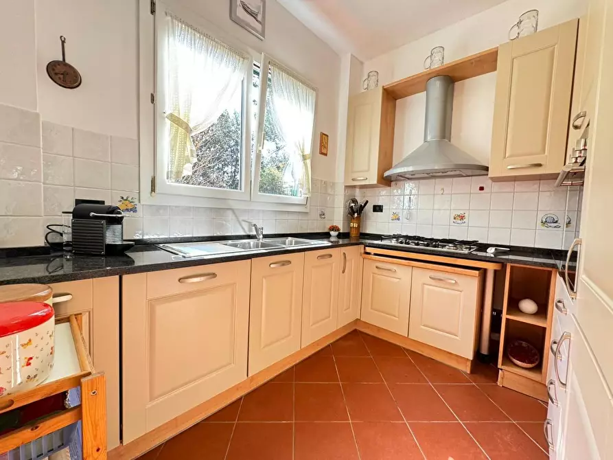 Immagine 24 di Casa indipendente in vendita  a Massa