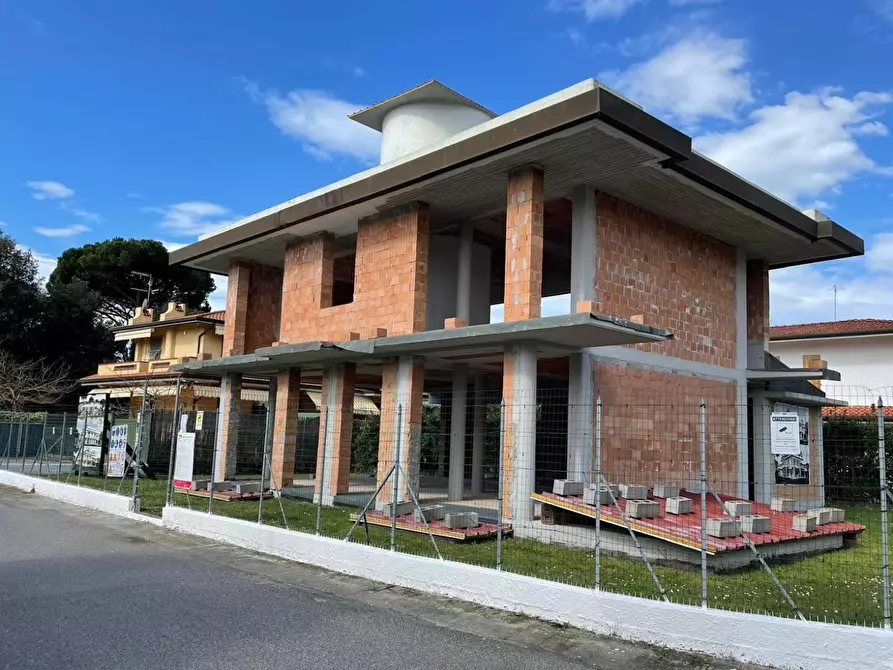 Immagine 16 di Casa indipendente in vendita  a Montignoso