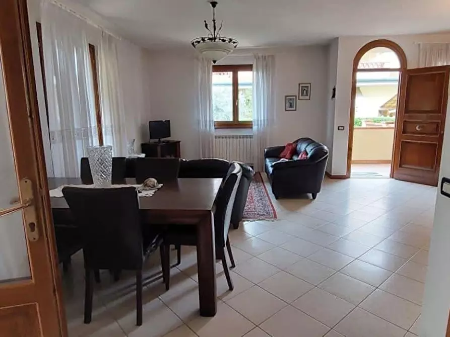 Immagine 10 di Casa quadrifamiliare in vendita  a Viareggio