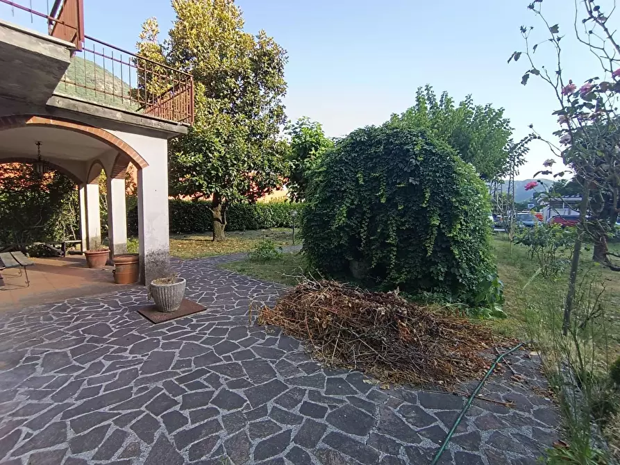 Immagine 11 di Casa indipendente in vendita  a Borgo A Mozzano