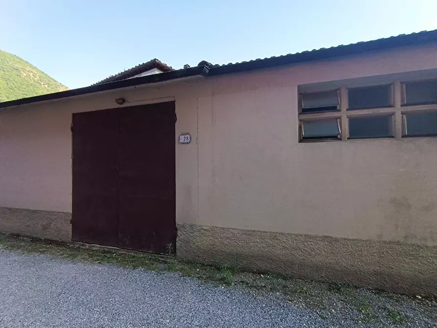 Immagine 3 di Casa indipendente in vendita  a Borgo A Mozzano