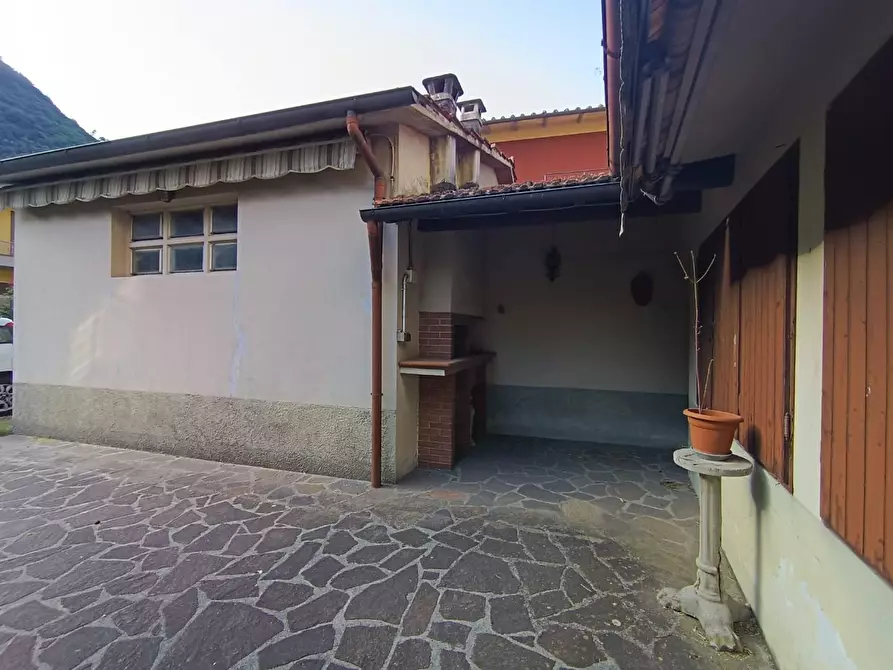 Immagine 4 di Casa indipendente in vendita  a Borgo A Mozzano