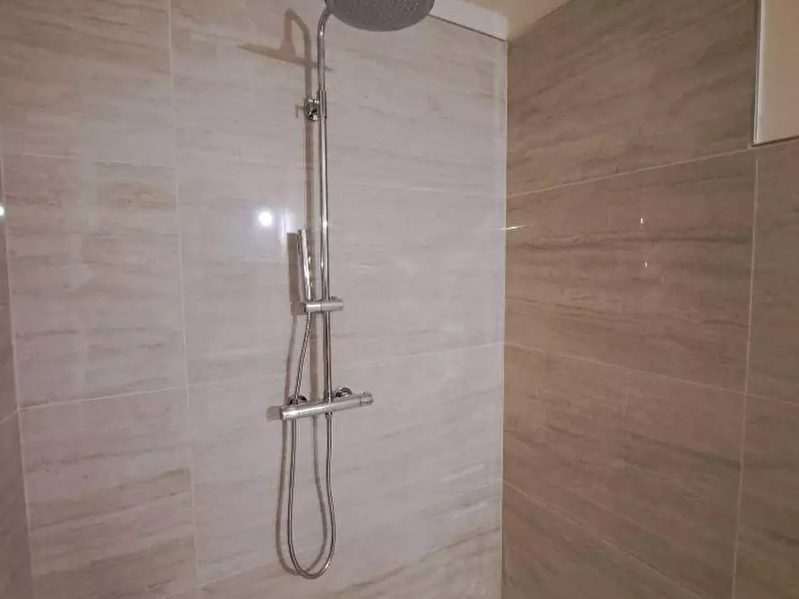 Immagine 13 di Appartamento in vendita  a Pisa