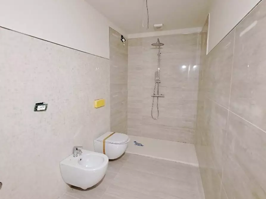 Immagine 12 di Appartamento in vendita  a Pisa