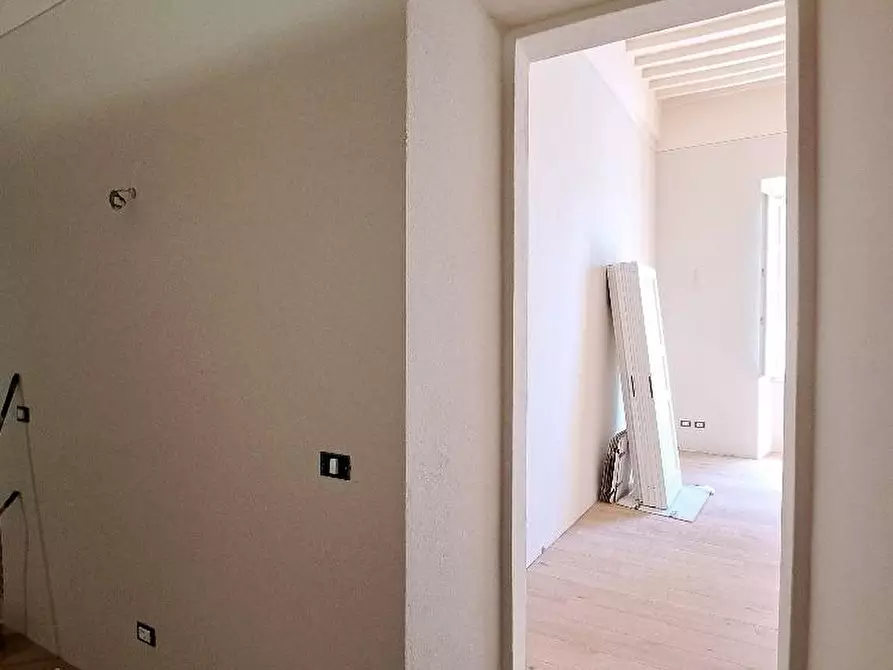 Immagine 11 di Appartamento in vendita  a Pisa