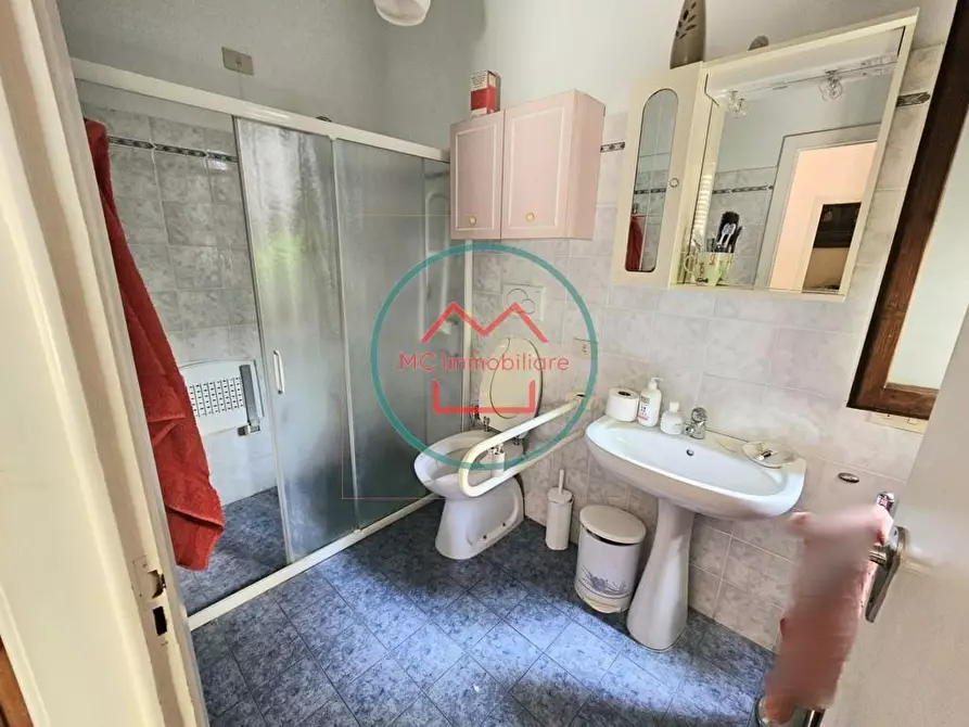 Immagine 28 di Casa bifamiliare in vendita  a Massa E Cozzile