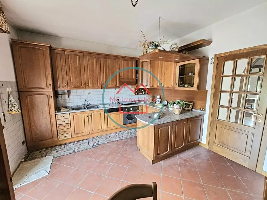 Immagine 9 di Casa bifamiliare in vendita  a Massa E Cozzile