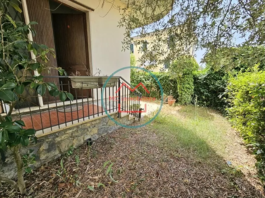 Immagine 17 di Casa bifamiliare in vendita  a Massa E Cozzile