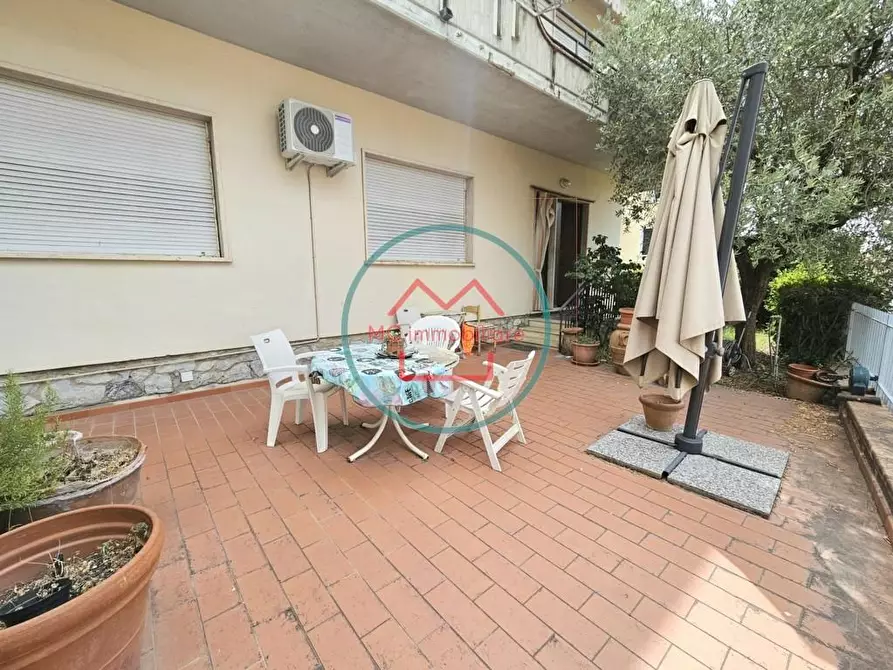 Immagine 2 di Casa bifamiliare in vendita  a Massa E Cozzile