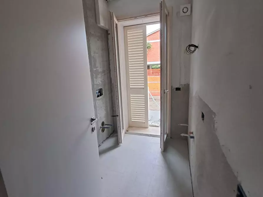 Immagine 9 di Appartamento in vendita  a Pisa