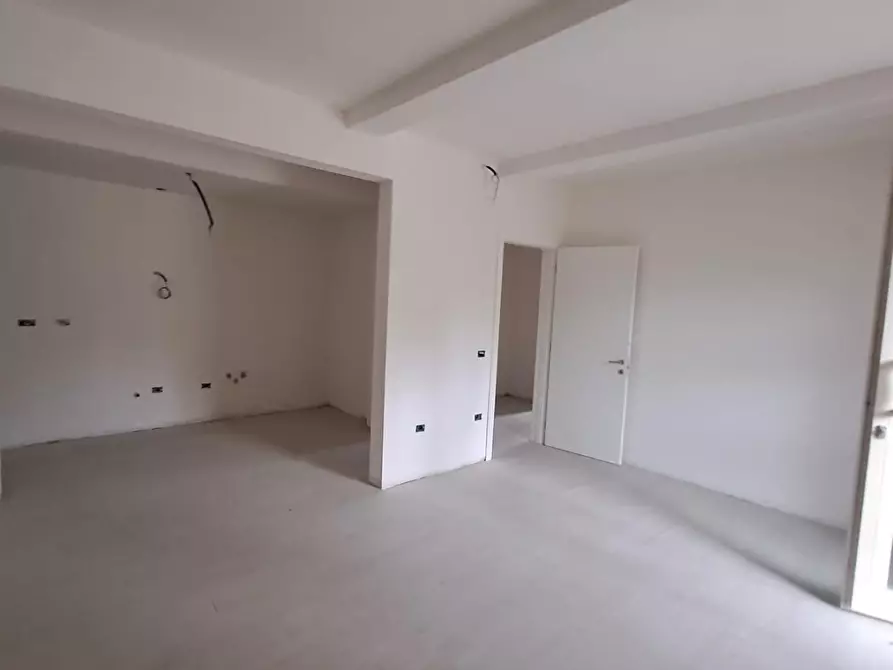 Immagine 4 di Appartamento in vendita  a Pisa