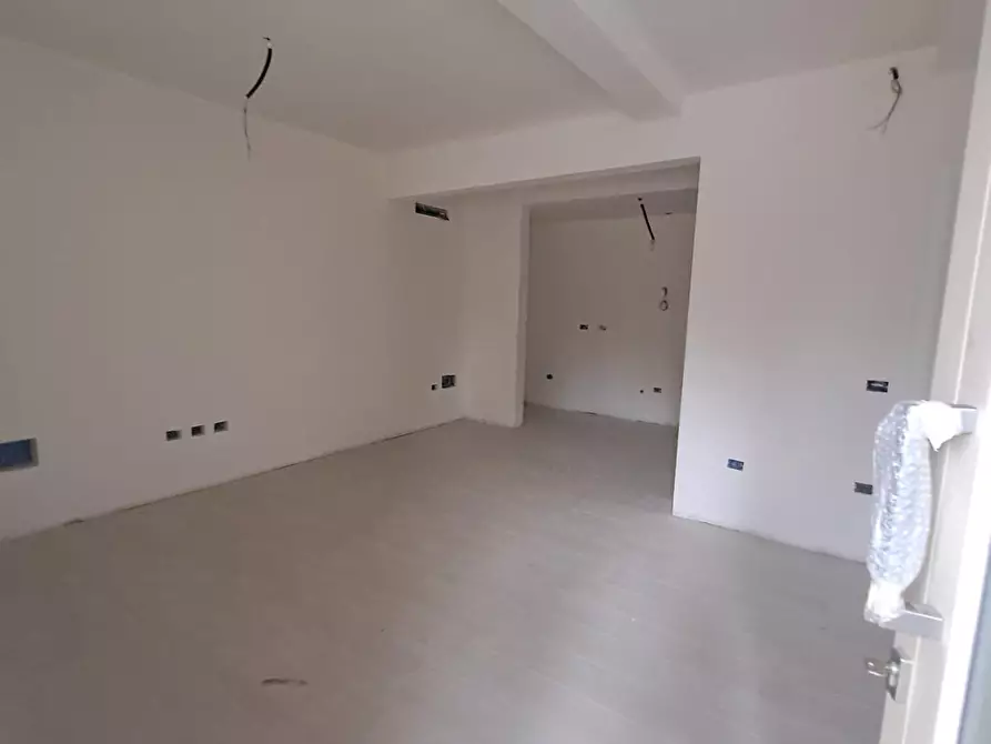 Immagine 6 di Appartamento in vendita  a Pisa