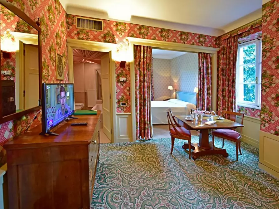 Immagine 16 di Albergo/B&B/Residence in vendita  a Lucca