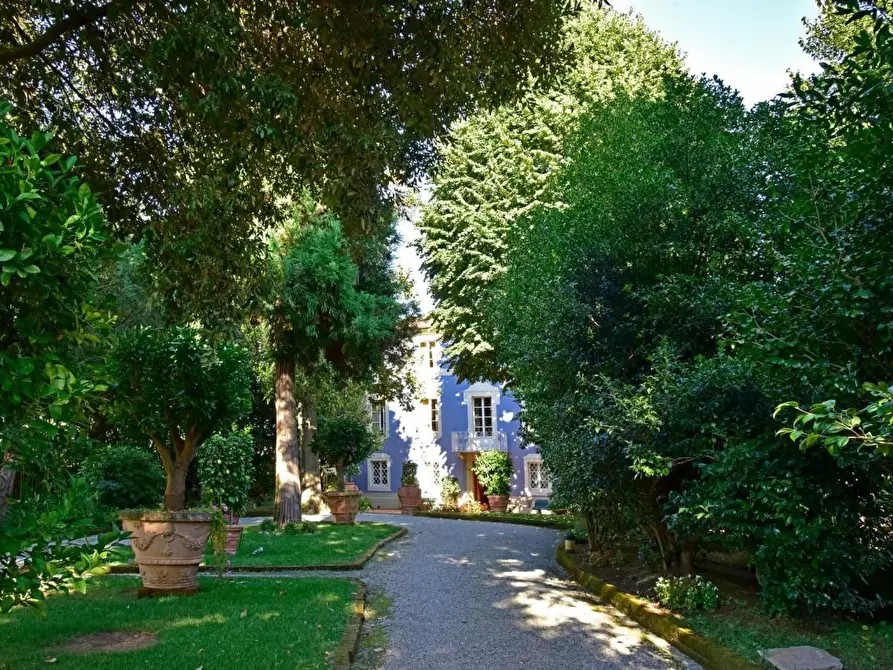 Immagine 4 di Albergo/B&B/Residence in vendita  a Lucca