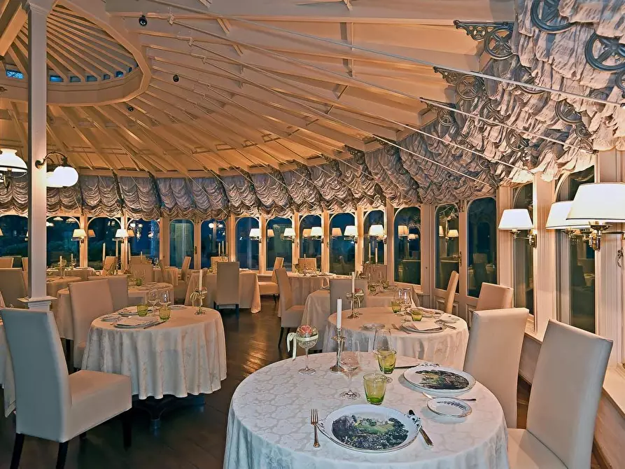 Immagine 29 di Albergo/B&B/Residence in vendita  a Lucca