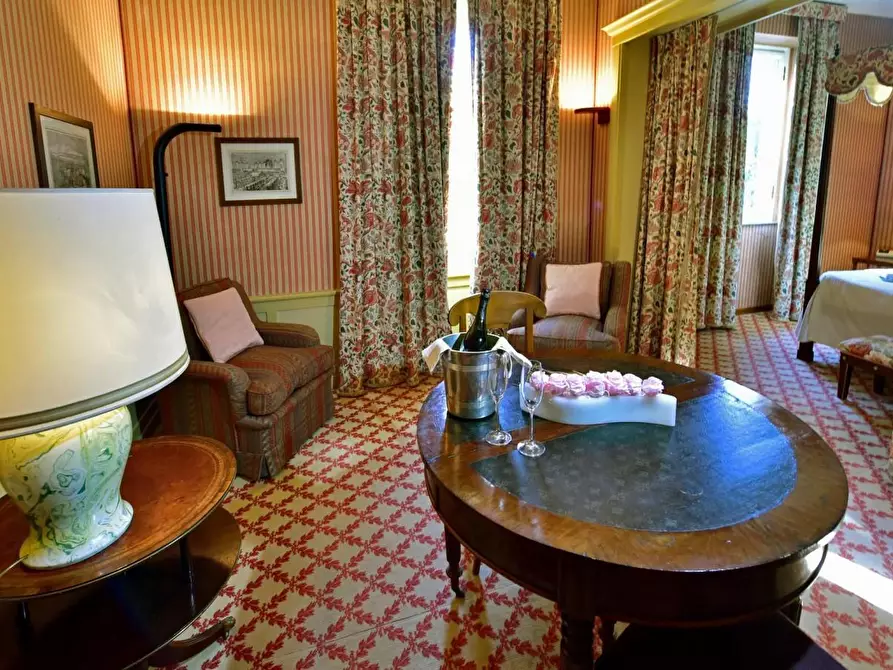 Immagine 10 di Albergo/B&B/Residence in vendita  a Lucca